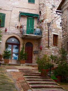 �A�b�V�W�̌i��